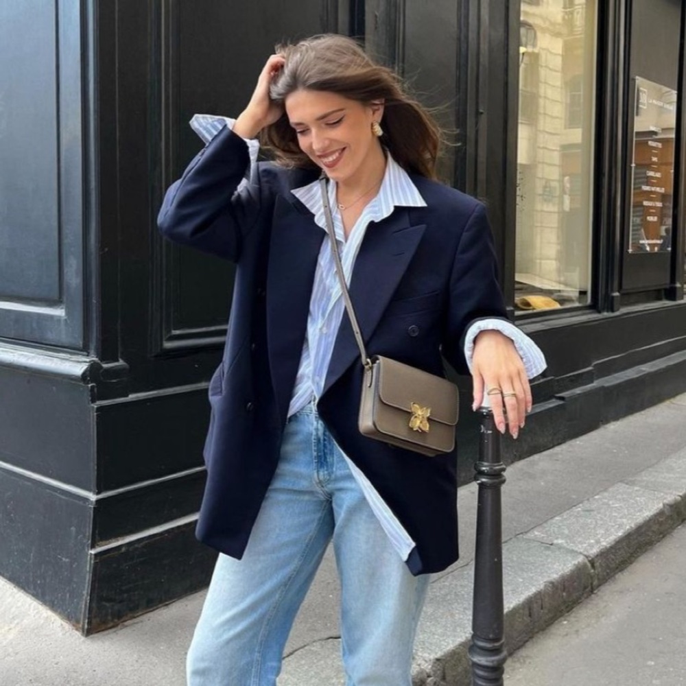 GAP Navy Blue Blazer in EUC size 4